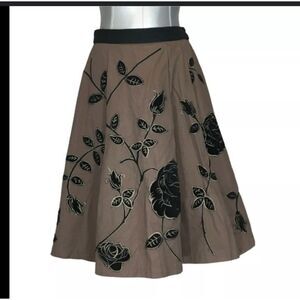 Anthropologie Odille brown skirt w black velvet floral appliques & velvet trim 4